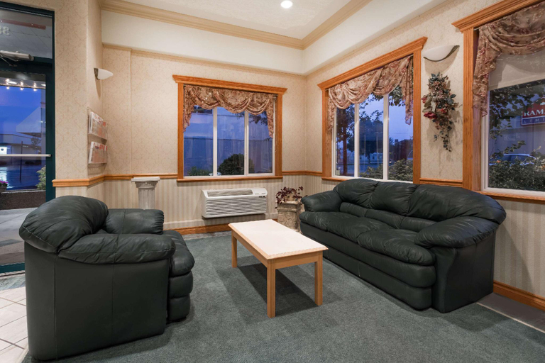 Public Area 2, Ramada By Wyndham Quesnel, Cariboo