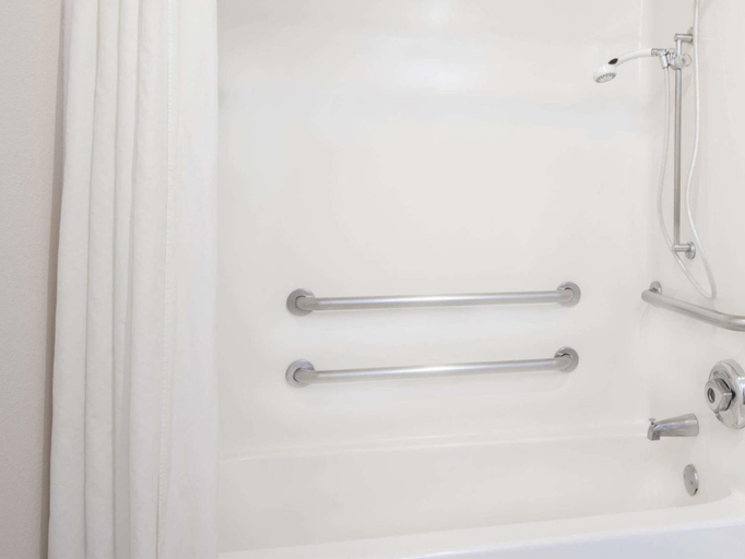 Bathroom 2, Hawthorn Suites by Wyndham Albuquerque, Bernalillo