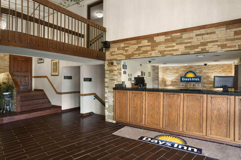 Public Area, Ramada by Wyndham Pittsburgh/New Stanton, Westmoreland