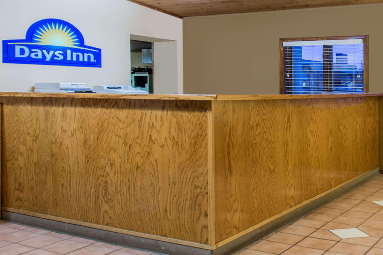 Public Area, Days Inn by Wyndham West Allis/Milwaukee, Milwaukee