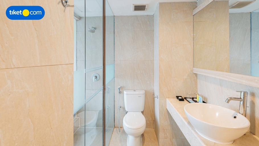 Bathroom 23