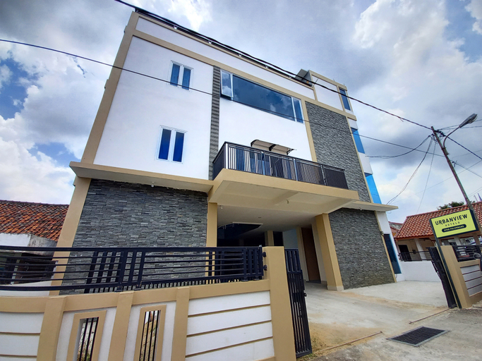 Exterior & Views 2, Urbanview Hotel Ephe Palembang by RedDoorz, Palembang