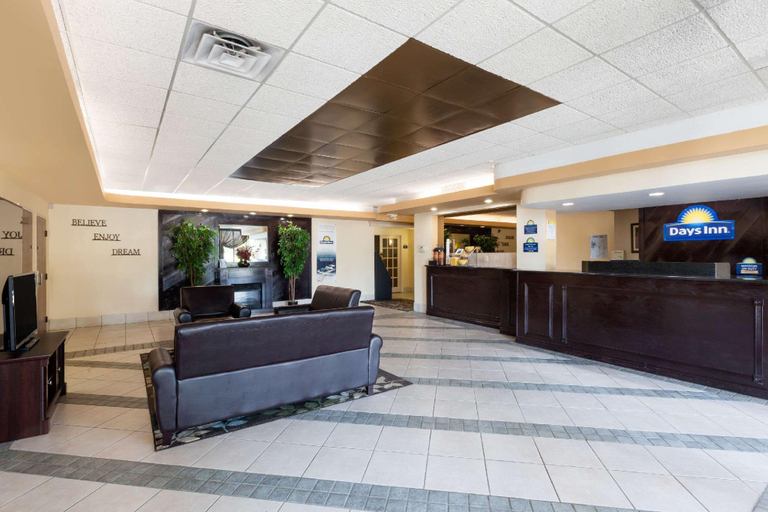 Public Area 2, Days Inn by Wyndham Albion, Calhoun