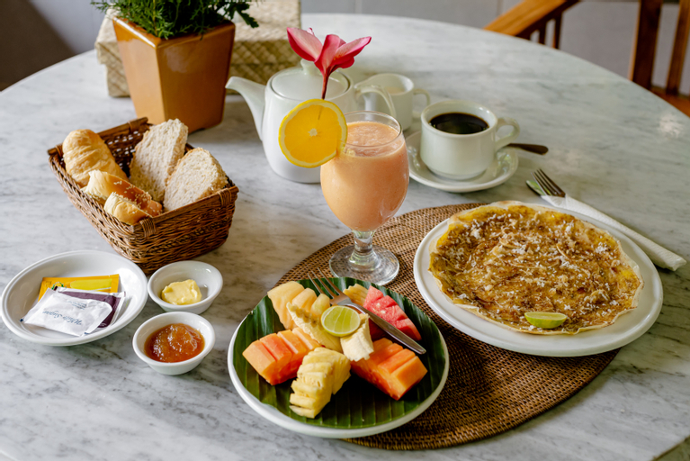 Food & Drinks 9
