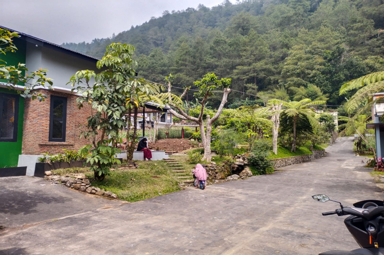 Exterior & Views 5, Villa Assalam Tawangmangu (tutup sementara), Karanganyar