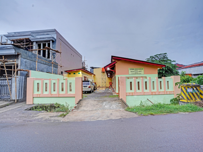 OYO 90648 Kusnan Guest House Syariah, Cirebon