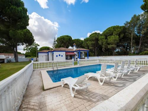 Amazing holiday home in Chiclana de la Frontera with a pool, Cádiz