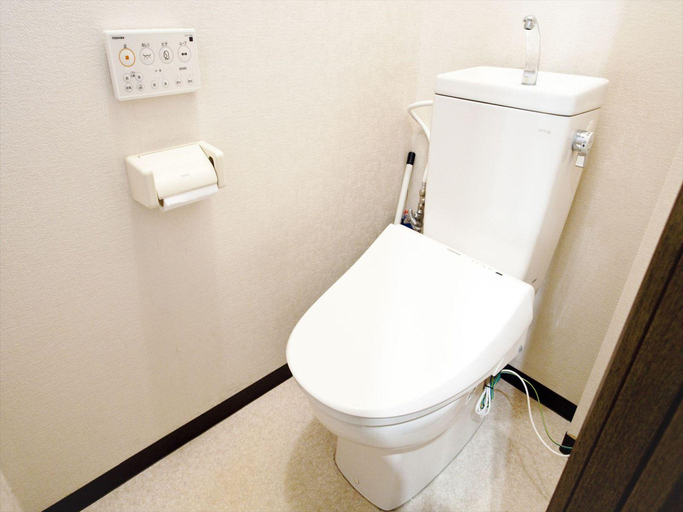 Bathroom 3, D3. Sensoji 3min, AsakusaSta 10min, Wifi, Max10, Taitō