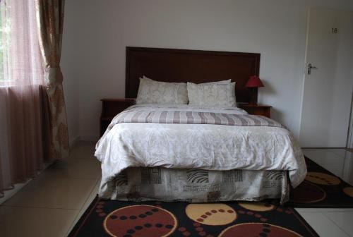 Hexagon Guest House, Chris Hani