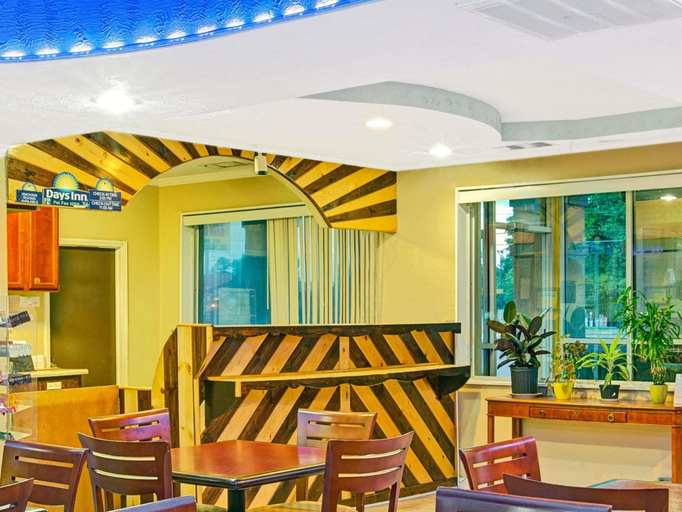 Public Area, Days Inn Charlotte North-Speedway-Uncc-Research Park, Mecklenburg