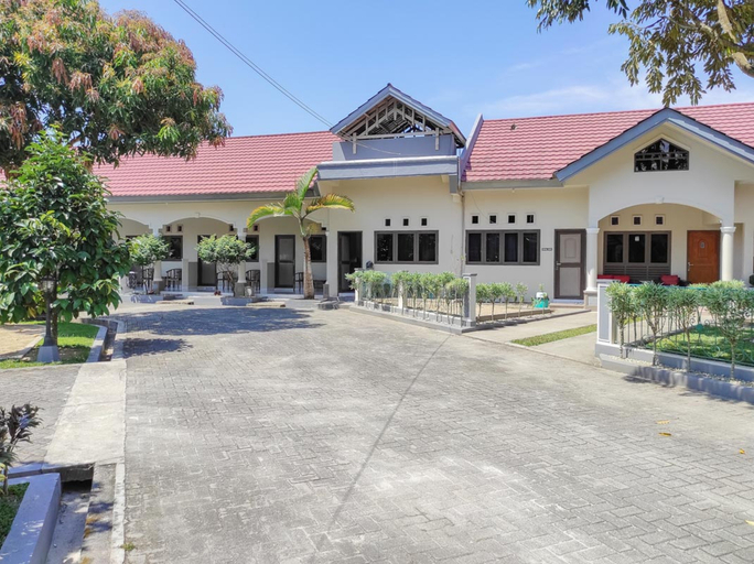 Exterior & Views 1, Hotel Remaja Indah Masamba RedPartner, North Luwu