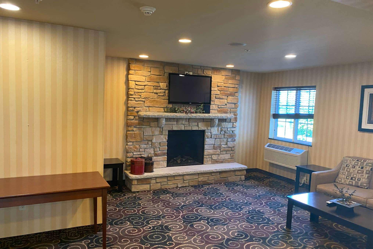 Public Area 2, AmericInn by Wyndham Oshkosh, Winnebago