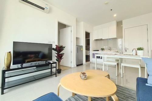 CHIL OUT WITH LOVE : 1 BR WIFI/RCA/POOL, Huai Kwang