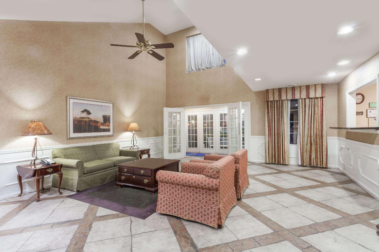 Public Area 2, Baymont by Wyndham Hickory, Catawba