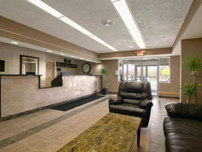 Public Area 2, Econo Lodge Whitehall near Michigan's Adventure, Muskegon