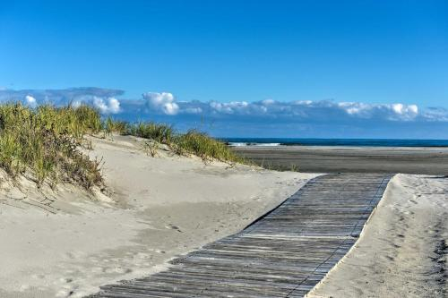 Wildwood Condo with Beach Access and Pool On-Site!, Cape May