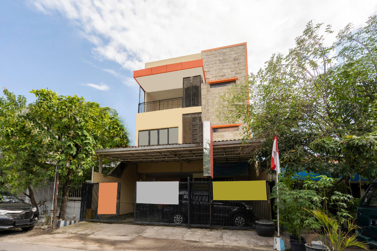 Exterior & Views 1, OYO 3800 Kalidami Residence Syariah, Surabaya