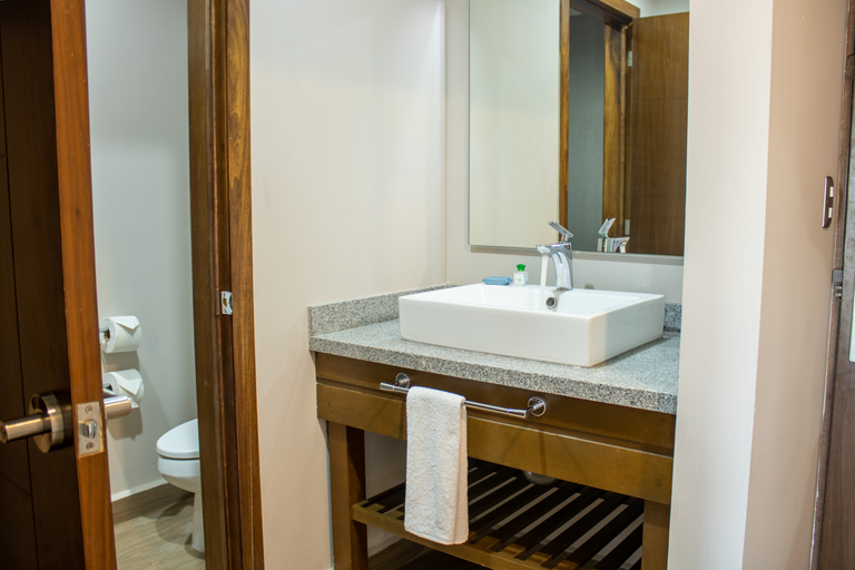 Bathroom 5, Varali Grand Hotel, Mazatlán