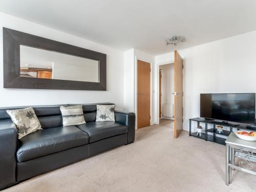 Pass the Keys Lovely 2 double bedroom Ground Floor Flat with Parking, Bournemouth