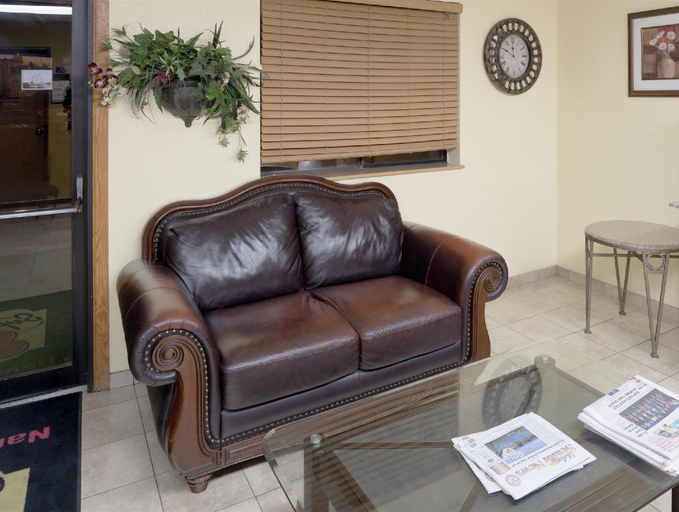 Public Area 3, Super 8 by Wyndham Nampa, Canyon