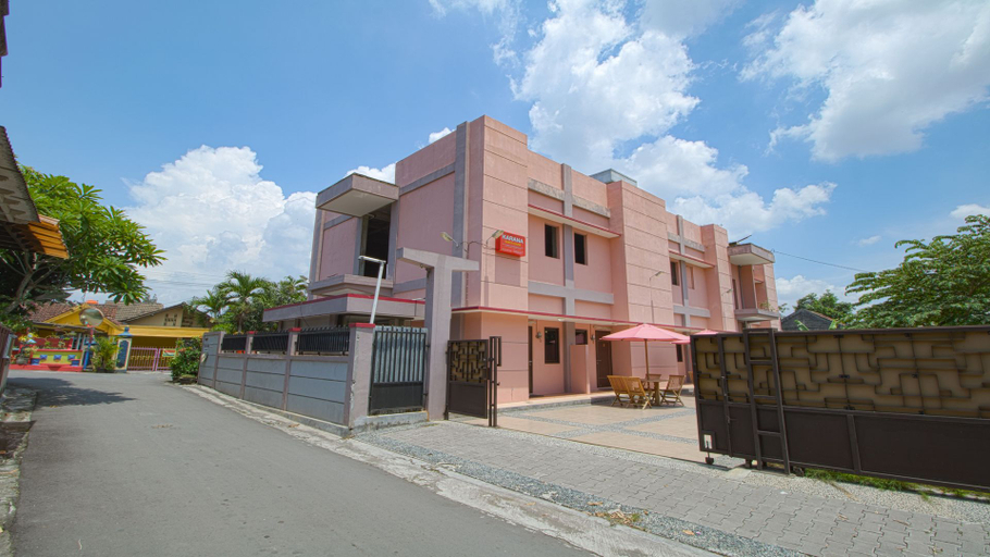 Exterior & Views 2, Karana House Syariah Yogyakarta, Sleman