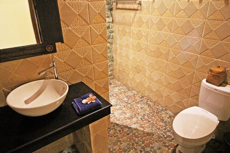 Bathroom 4