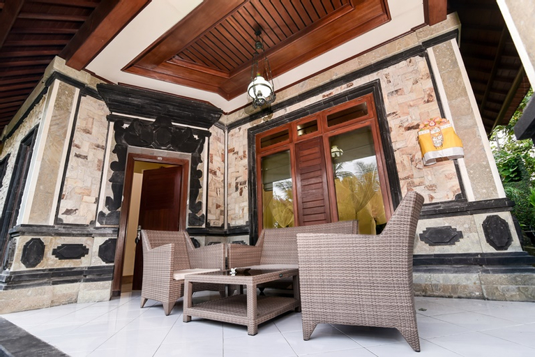 Exterior & Views 9