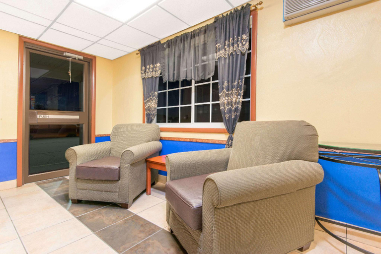 Public Area 2, Days Inn by Wyndham Great Bend, Barton