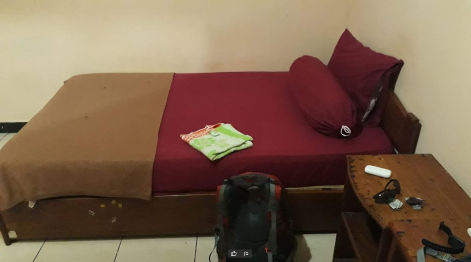 Bedroom, Hotel Ratna Indah, Jayapura