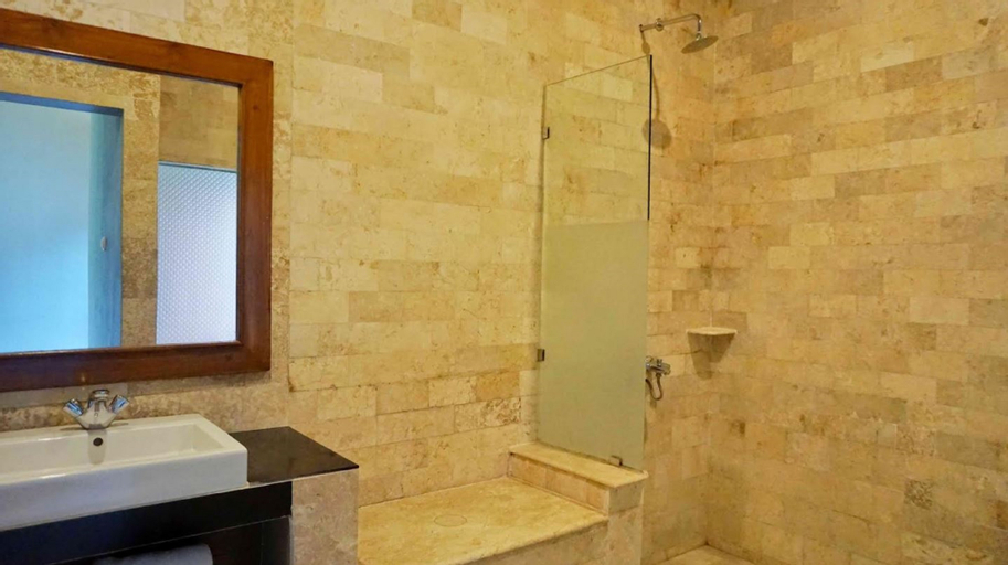 Bathroom 4