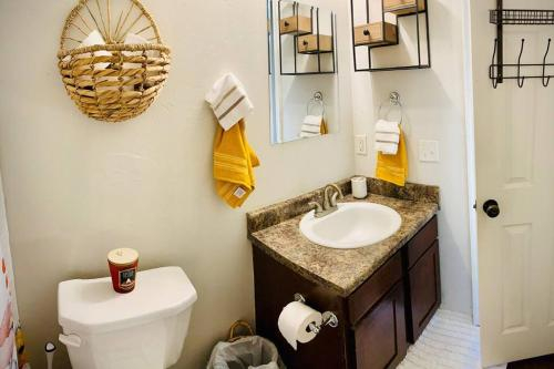 Quaint Rustic Charm 2BD/1BA + Choctaw & SEOSU, Bryan
