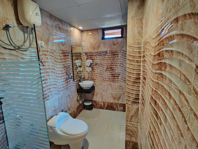Bathroom 3, Hotel Driftwood with Swimming Pool, South Andaman