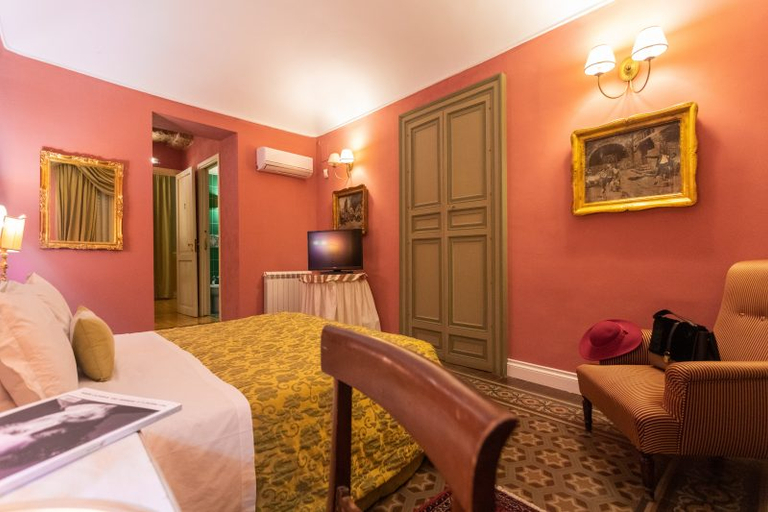 Bedroom 5, Palazzo Arone dei Baroni di Valentino, Palermo