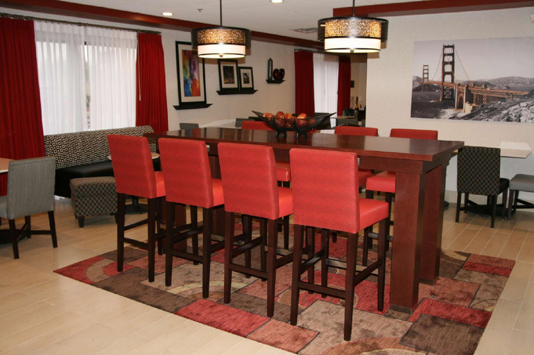 Public Area 2, Hampton Inn Kansas City/Blue Springs, Kansas City