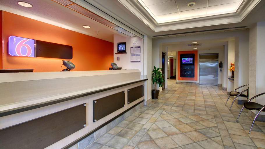 Public Area 2, Motel 6 Springfield, IL, Sangamon
