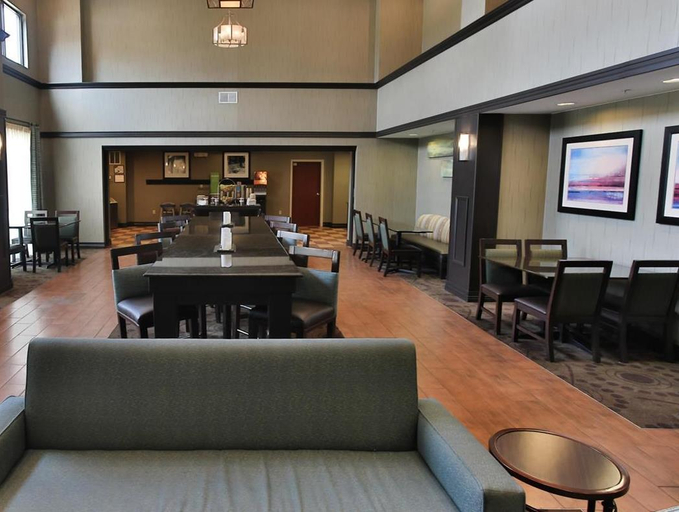 Public Area 2, Hampton Inn & Suites Middlebury, Elkhart