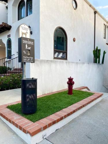 Ocean View Loft Free Bikes 1 min to Beach and Pier, Orange
