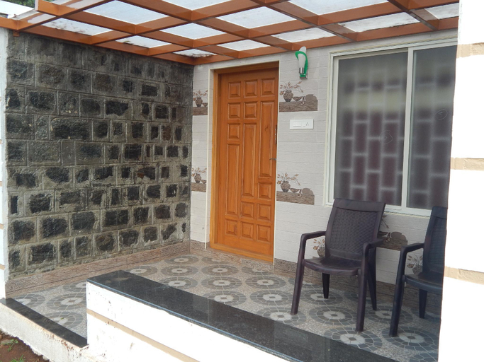 Public Area 2, Oyla Cottage, Salem