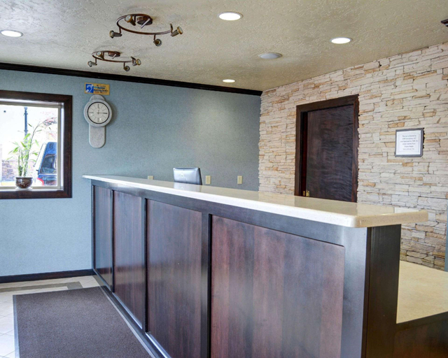 Public Area 2, Quality Inn Madras, Jefferson