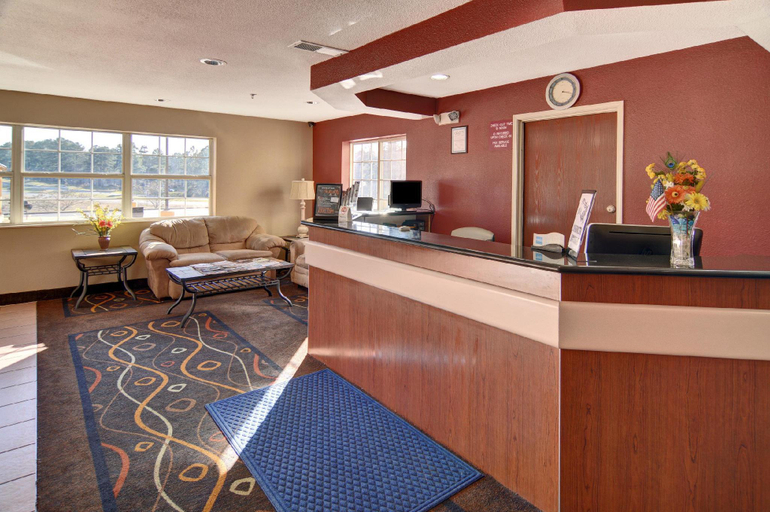 Public Area 2, HomeTown Inn & Suites - Longview, TX, Gregg
