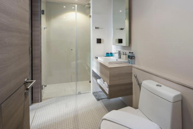 Bathroom 5, Seaphere Pattaya Hotel by Elite Suites, Sattahip
