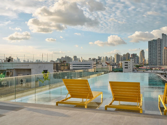 Exterior & Views 7
