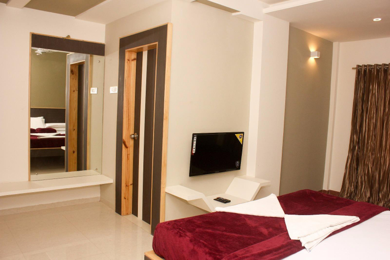 Others 4, Hotel Anugraha, Kolhapur