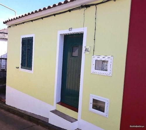 SHR HOUSES PORTO FORMOSO 1800 metros da Praia dos moinhos, Ribeira Grande