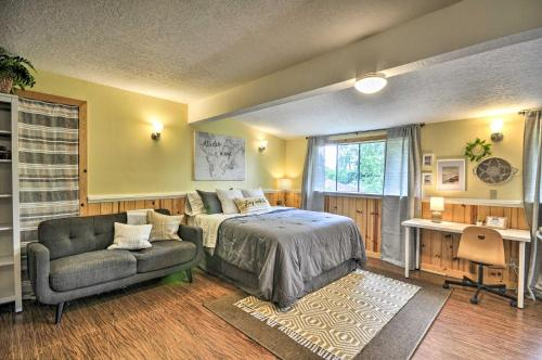 Cozy Studio with Deck - 9 Mi to Dtwn Portland!, Multnomah