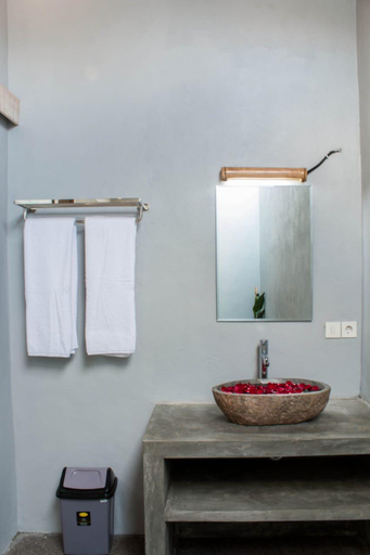 Bathroom 2, Peaceful Haven 6BR Private Pool Villa in Canggu, Badung