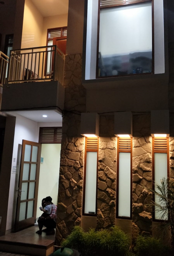 Public Area 2, Villa Wukir 11, Malang