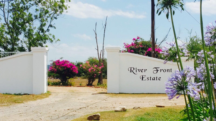 Others 4, River Front Estate, Cacadu