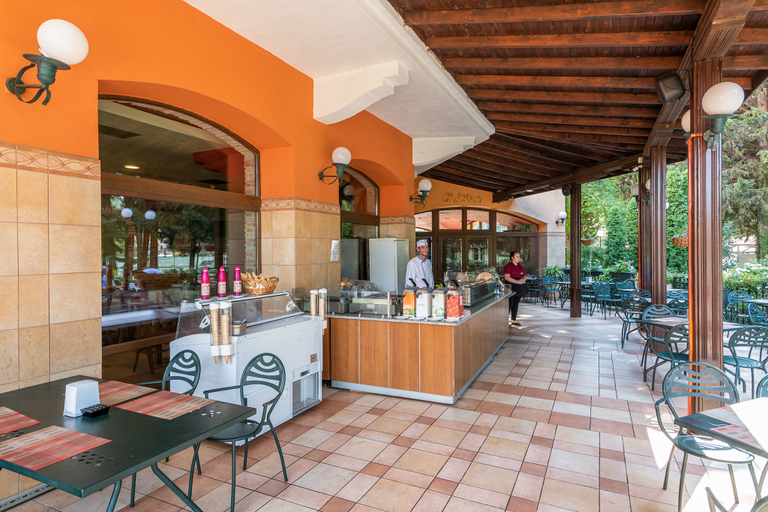 Food & Drinks 4, Hrizantema, Nesebar