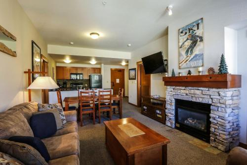 Village 3426 - Lincoln Condo, Mono